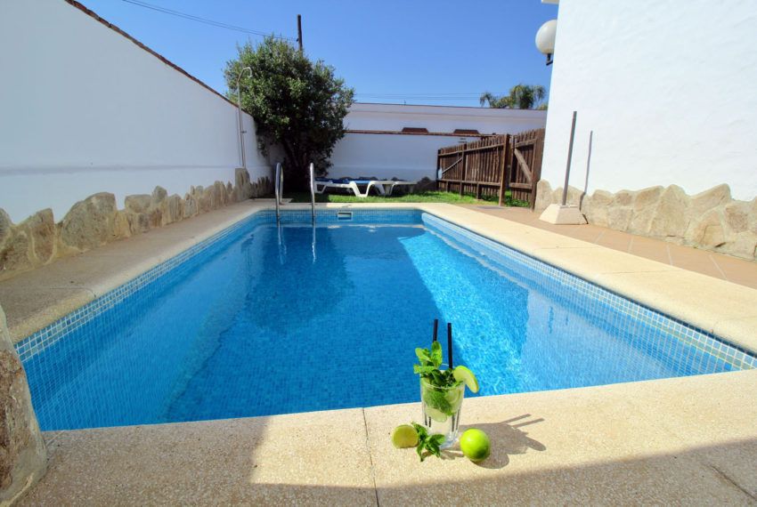 Casa Ana - holiday house in Conil de la Frontera for rent - pool - decoration Holidaydelaluz