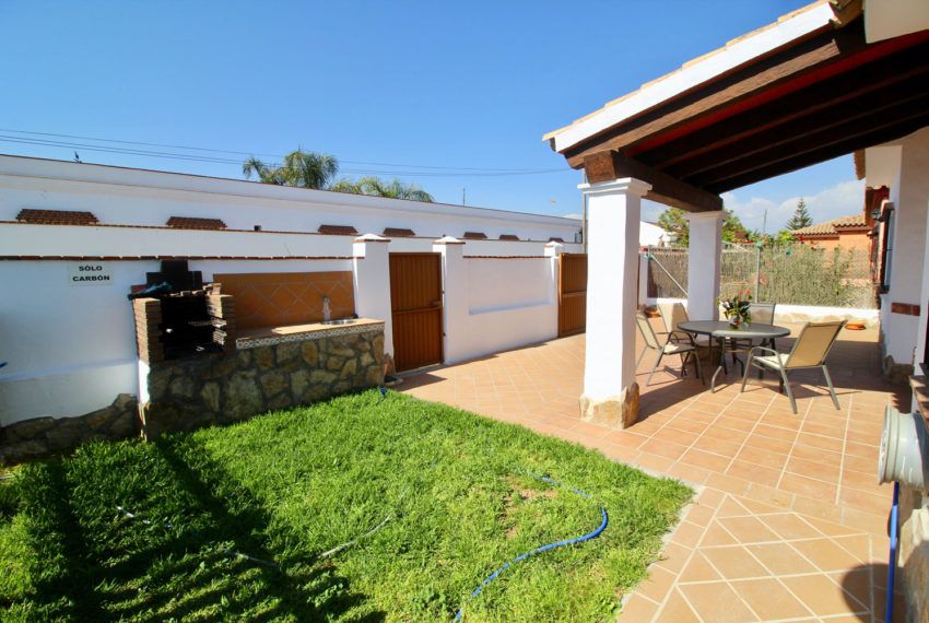 Casa Ana - holiday house in Conil de la Frontera for rent - garden - terrace - BBQ area