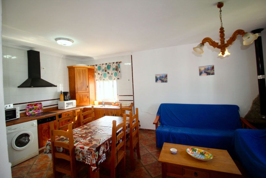 Casa Ana - holiday house in Conil de la Frontera for rent - living room - dining area - kitchen