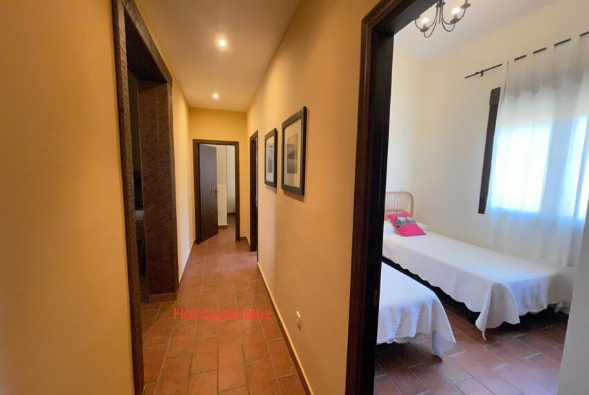 Media Luna - Holiday house in Dehesa de la Villa for rent - corridor to the bedrooms