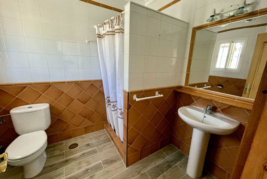 Casa Euchenia - Holiday house in Fuente del Gallo for rent - Conil de la Frontera - master bathroom