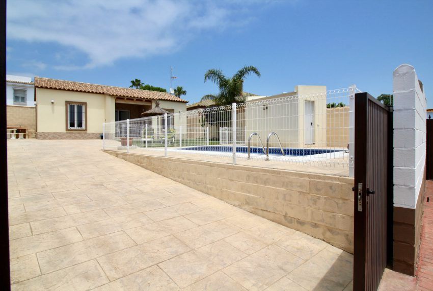 Casa Palillero Sol - Holiday house in Fuente del Gallo for rent - entrance - house