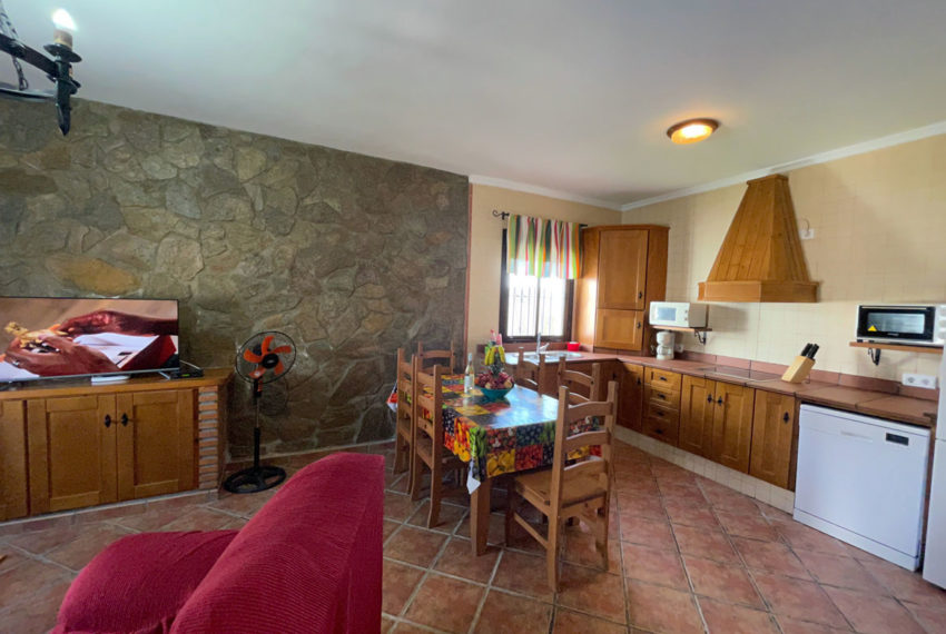 Casa Raquel - Holiday house in Conil de la Frontera for rent - dining area - kitchen - living room