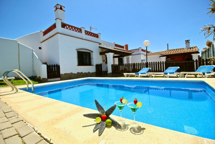 Casa Raquel - Holiday house in Conil de la Frontera for rent - pool - house