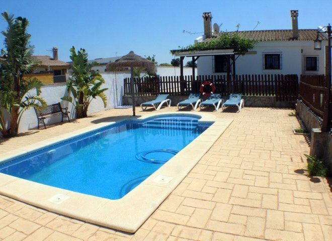 Casa La Raya - Holiday house in Roche Viejo for rent - pool - Holidays in winter - Überwintern in Conil - Casa en Conil