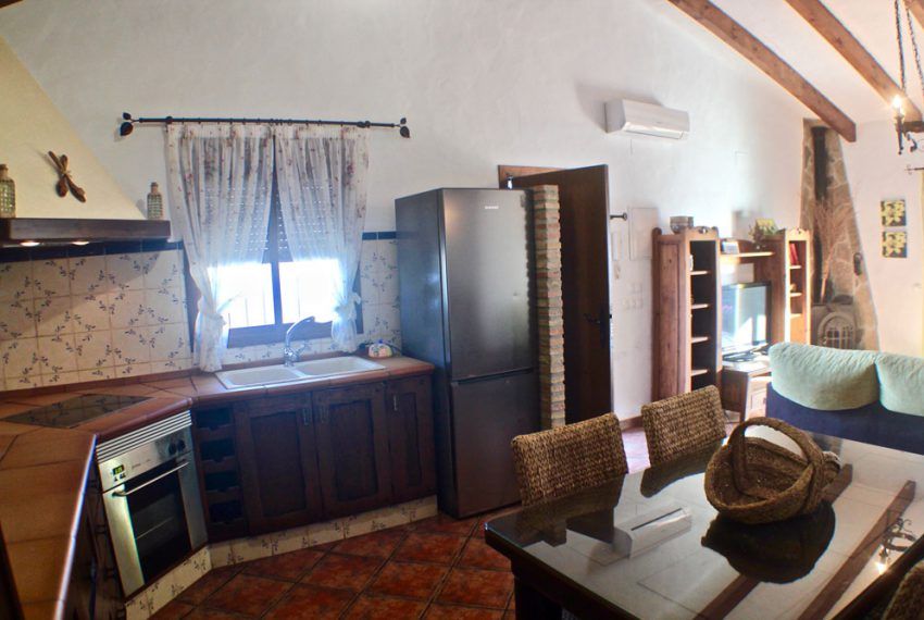 Casa Galindo - Holiday home in Roche Viejo for rent - dining area - kitchen - living room