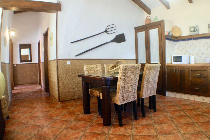 Casa Galindo - Holiday home in Roche Viejo for rent - dining area - corridor to the bedrooms