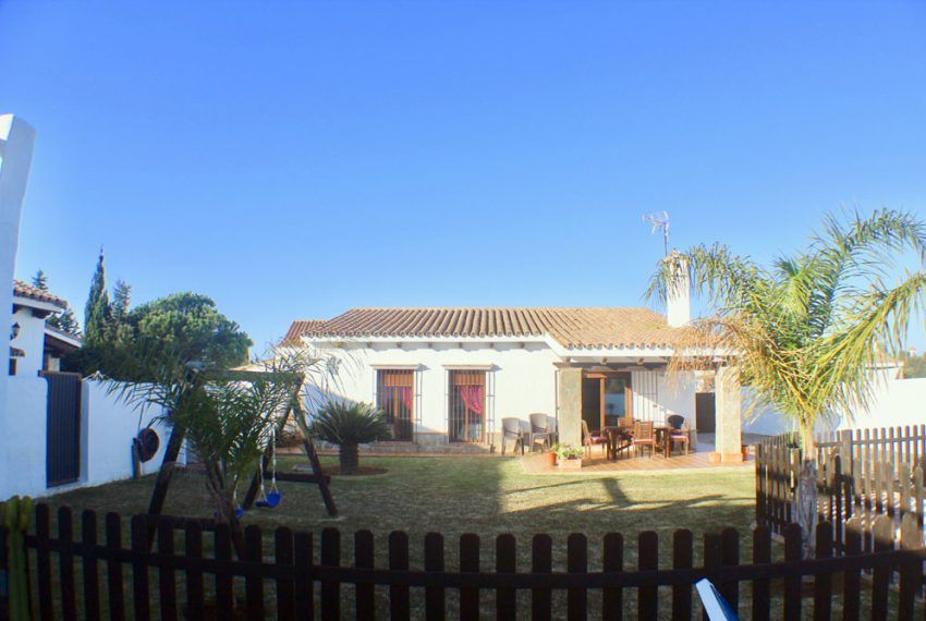 Casa Galindo - Holiday home in Roche Viejo for rent - garden - house