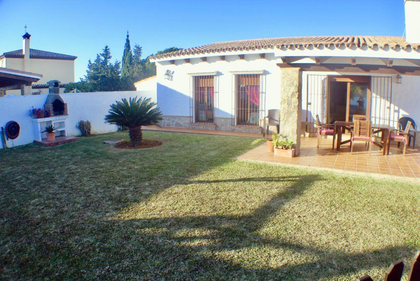 Casa Galindo - Holiday home in Roche Viejo for rent - terrace - BBQ area