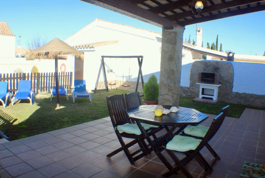 Casa Roció - Holiday home in Roche Viejo for rent - garden - BBQ area - terrace