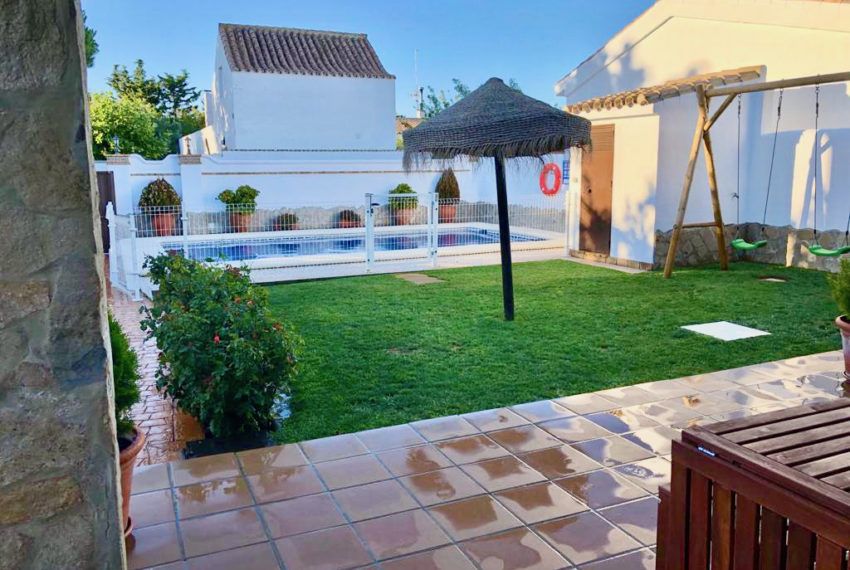 Casa Roció - Holiday home in Roche Viejo for rent - fenced pool - garden