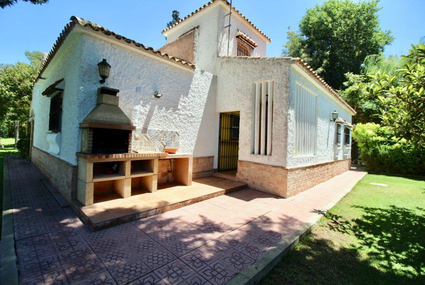 Villa Bonita - Holiday house by the sea in Fuente del Gallo for rent - barbecue place