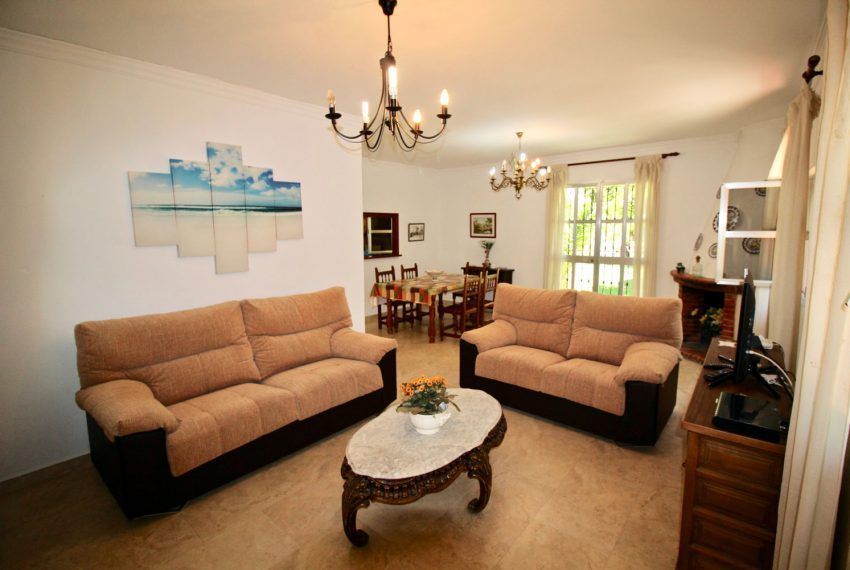 Villa Bonita - Holiday house by the sea in Fuente del Gallo for rent - living room