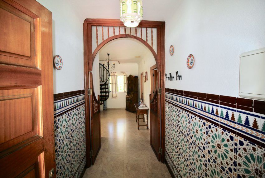 Villa Bonita - Holiday house by the sea in Fuente del Gallo for rent - entrance - corridor