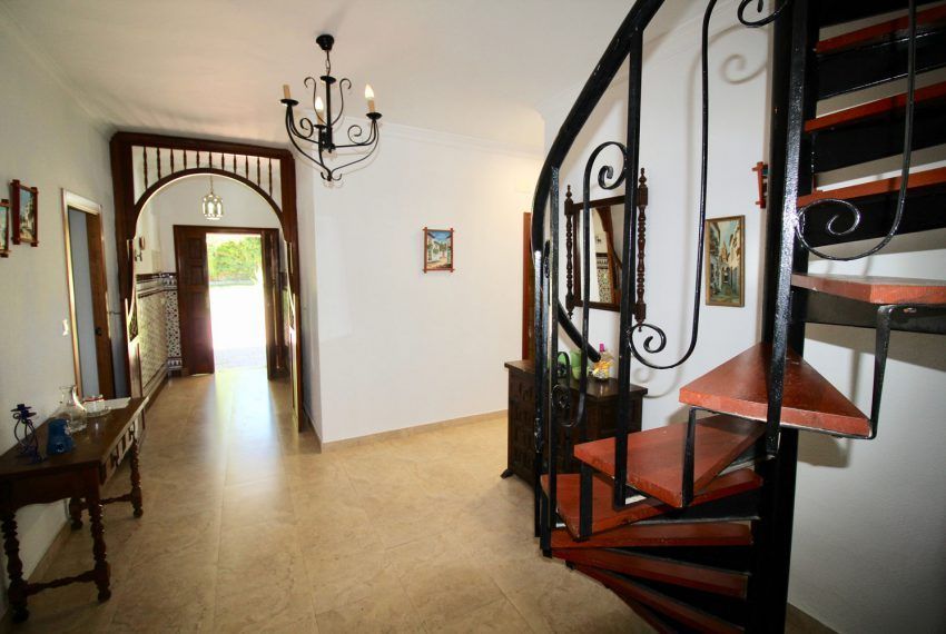 Villa Bonita - Holiday house by the sea in Fuente del Gallo for rent - entrance - corridor