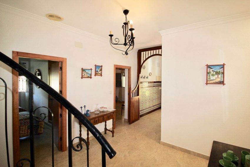 Villa Bonita - Holiday house by the sea in Fuente del Gallo for rent - corridor to the bedrooms