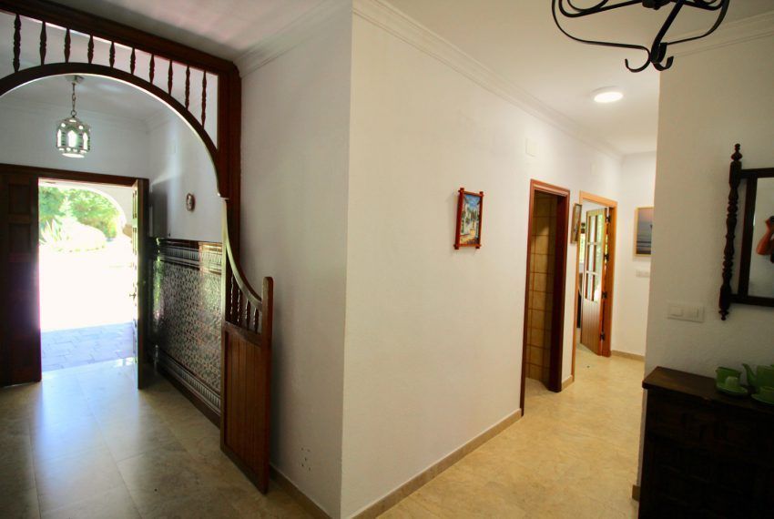 Villa Bonita - Holiday house by the sea in Fuente del Gallo for rent - corridor to the kitchen