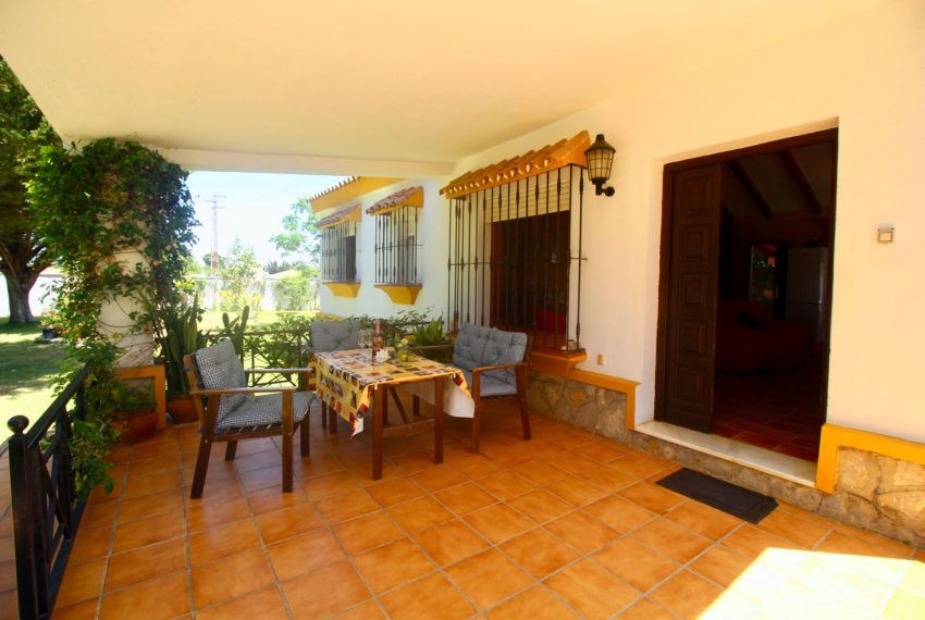 Casa Luna - holiday house in Roche Viejo for rent - terrace - entrance