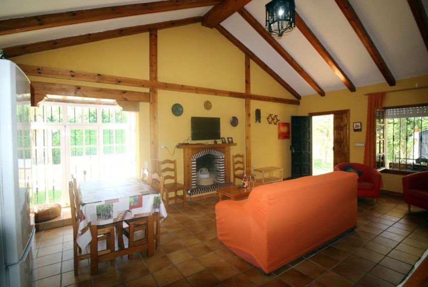 Casa Luna - holiday house in Roche Viejo for rent - living room - dining area