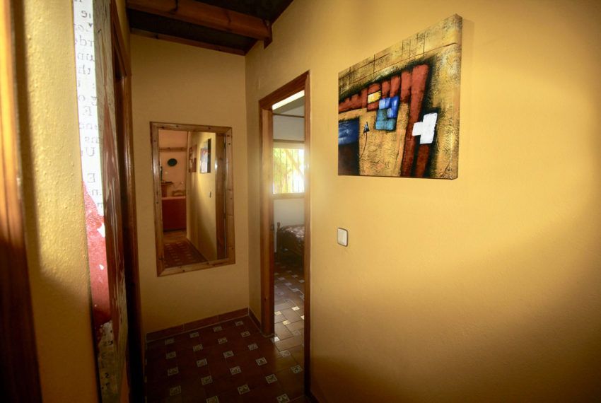 Casa Luna - holiday house in Roche Viejo for rent - corridor to the bedrooms