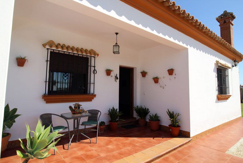 Casa Amaya - Holiday house in El Colorado for rent - front porch - entrance