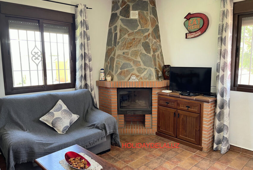 Casa Amaya - Holiday house in El Colorado for rent - fireplace - living room