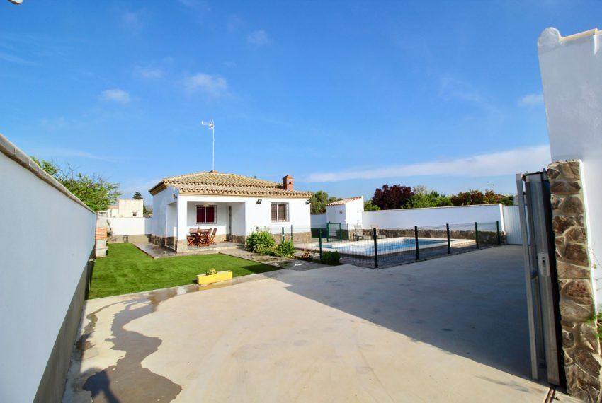 Casa Paco - holiday home in El Colorado for rent - pool - house - garden