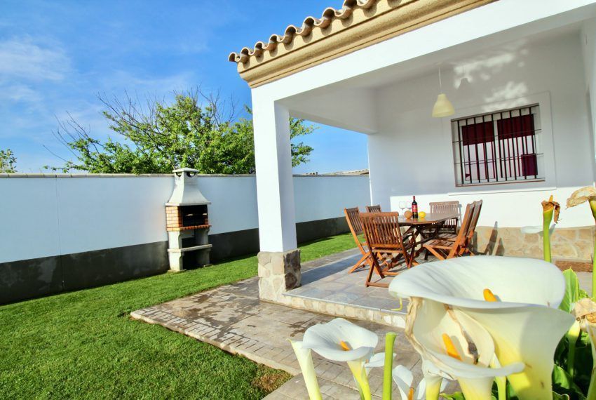 Casa Paco - holiday home in El Colorado for rent - terrace - BBQ area