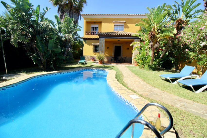 Casa Suerte - Ferienhaus in Roche Viejo mieten - Pool - Haus - Garten